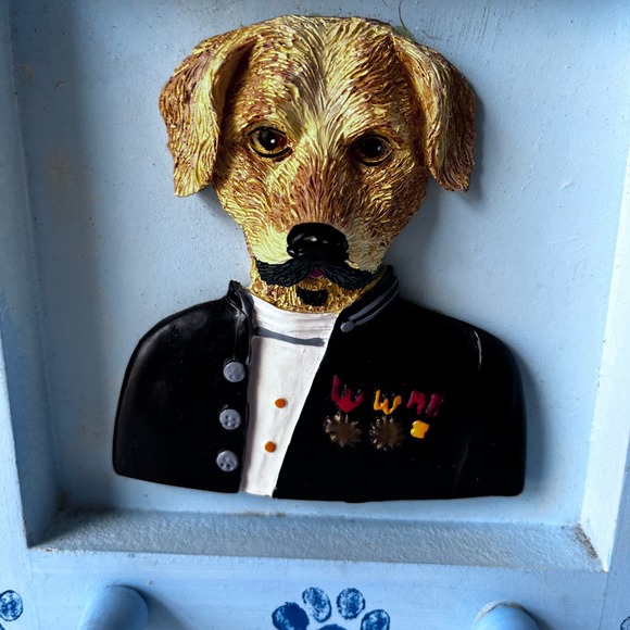 Crafty Golden Retriever Wall Hanging with Hooks Blue PawPrints Resin 3D Dog - Picture 9 of 10